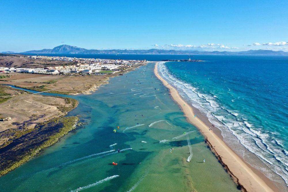 Playa de Los Lances (instagram.com/addict_kiteschool)