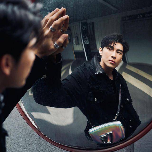 Mew Suppasit (instagram.com/mewsuppasit)