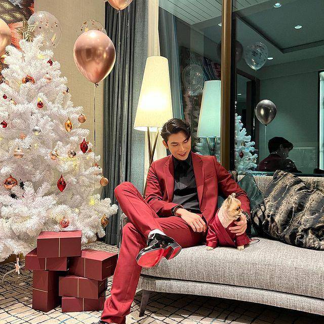 Mew Suppasit (instagram.com/mewsuppasit)