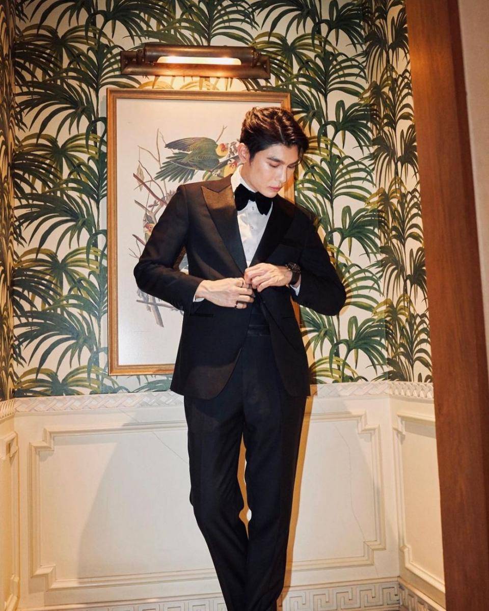 Mew Suppasit (instagram.com/mewsuppasit)