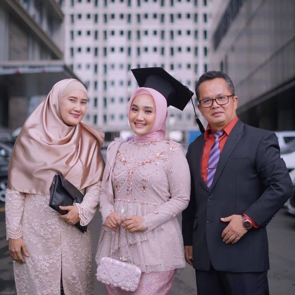 Wisuda Fatin Shidqia Lubis (instagram.com/fatin30)