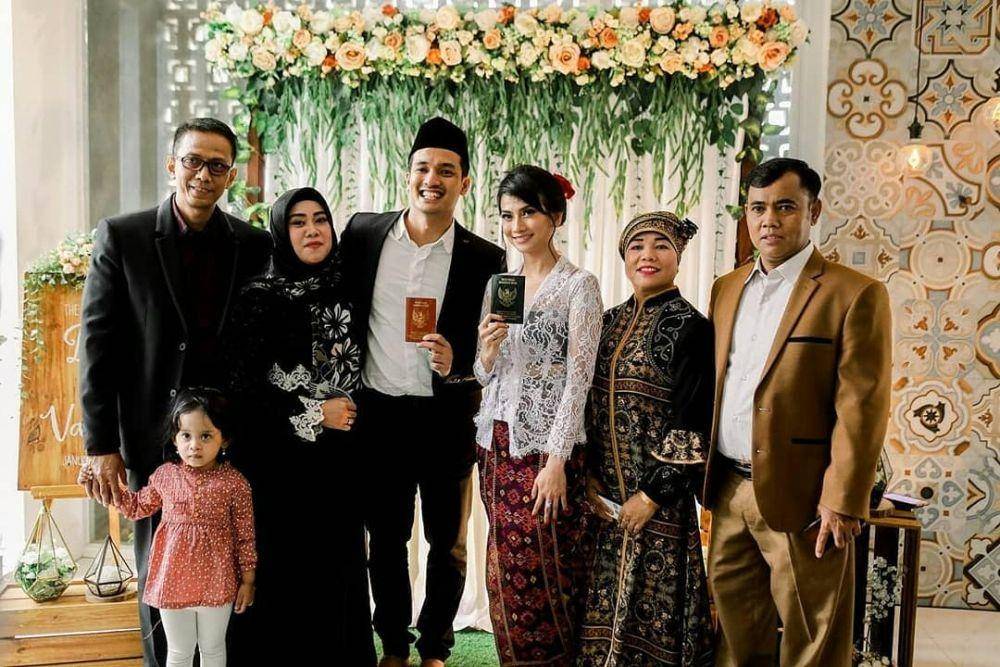 Dewi Zuhriati & Puput Sudrajat (instagram.com/puput_soedrajat)