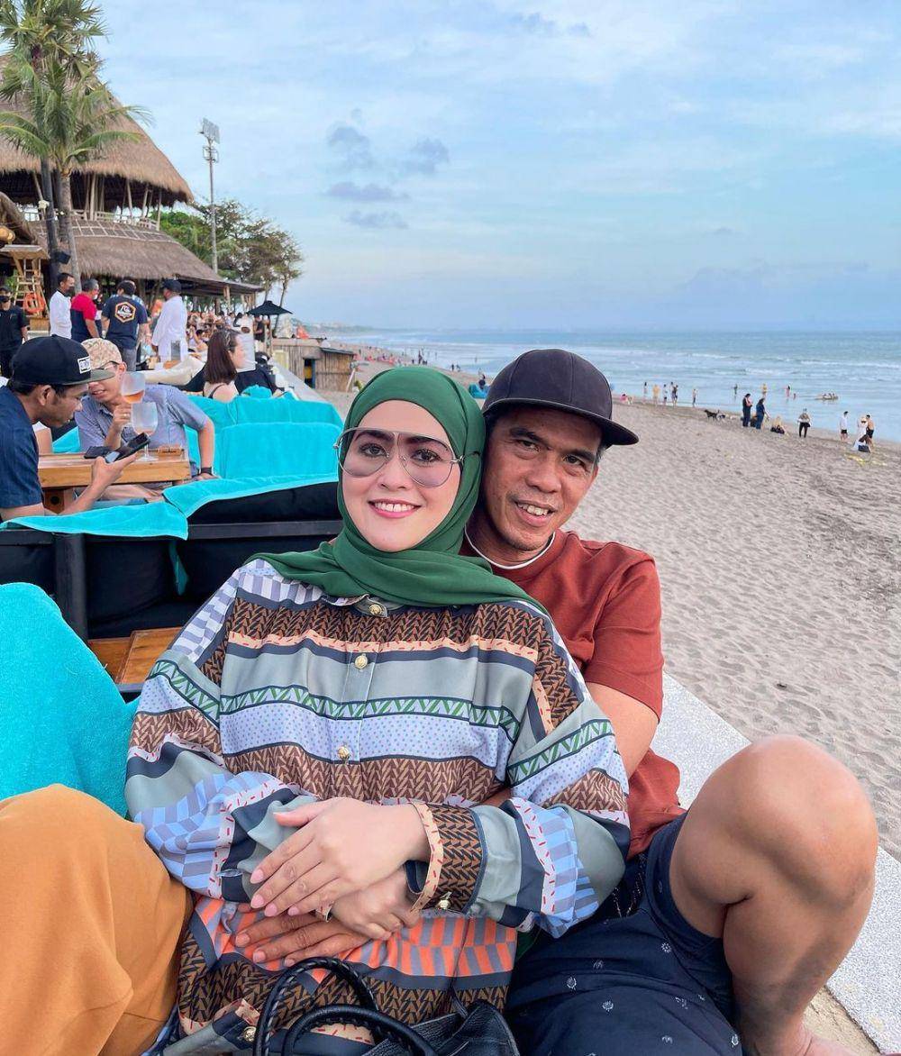 potret Meggy Wulandari dan suami (instagram.com/meggywulandari_real)