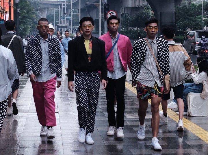 Koleksi Amot Syamsurimuda x SNP yang khusus dibuat untuk Krismasversary Kuningan City Mall. (dok. Amot Syamsurimuda)