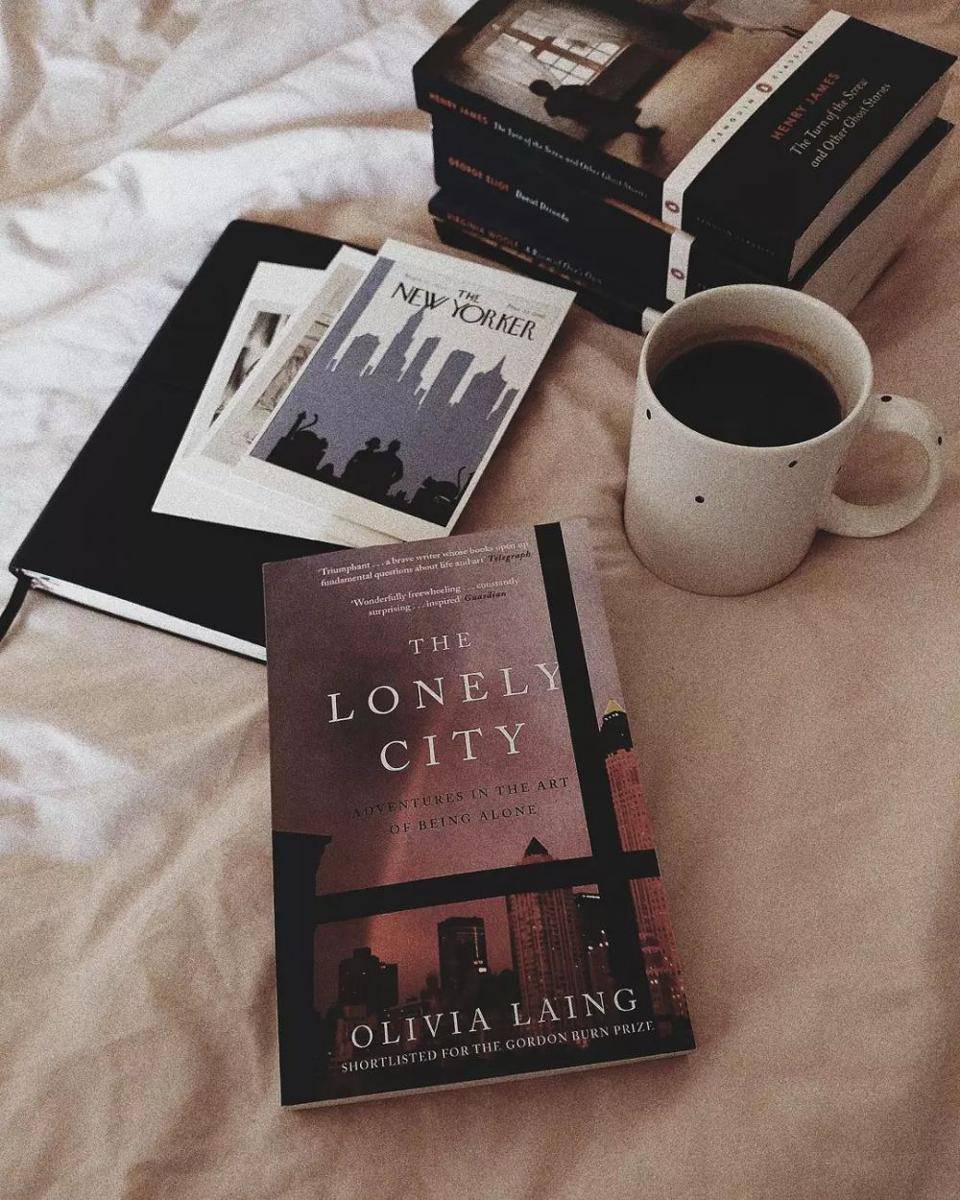 The Lonely City, karya Olivia Laing (instagram.com/elleestviolette)