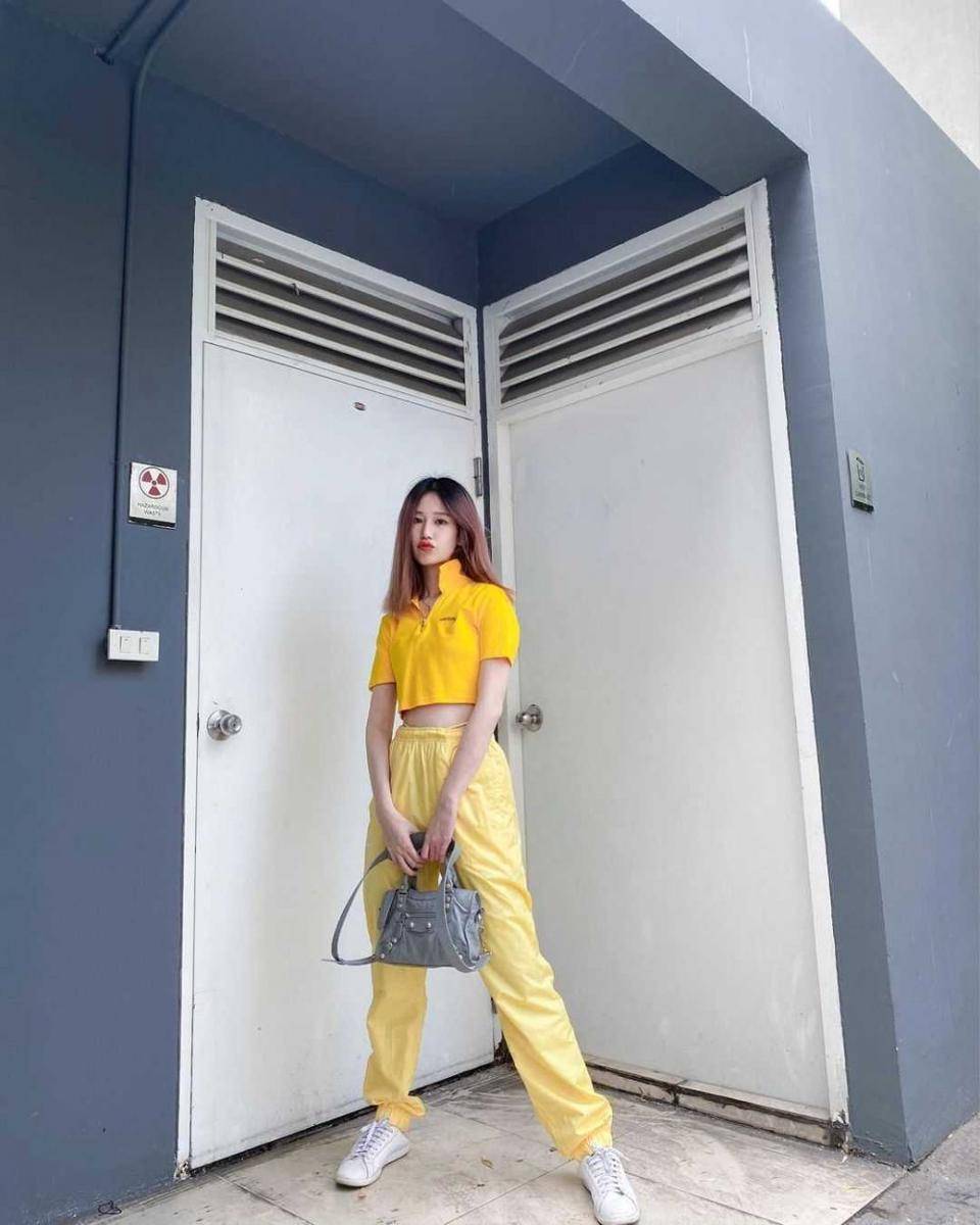 Crop top ala Jane Ramida (instagram.com/janeeyeh)