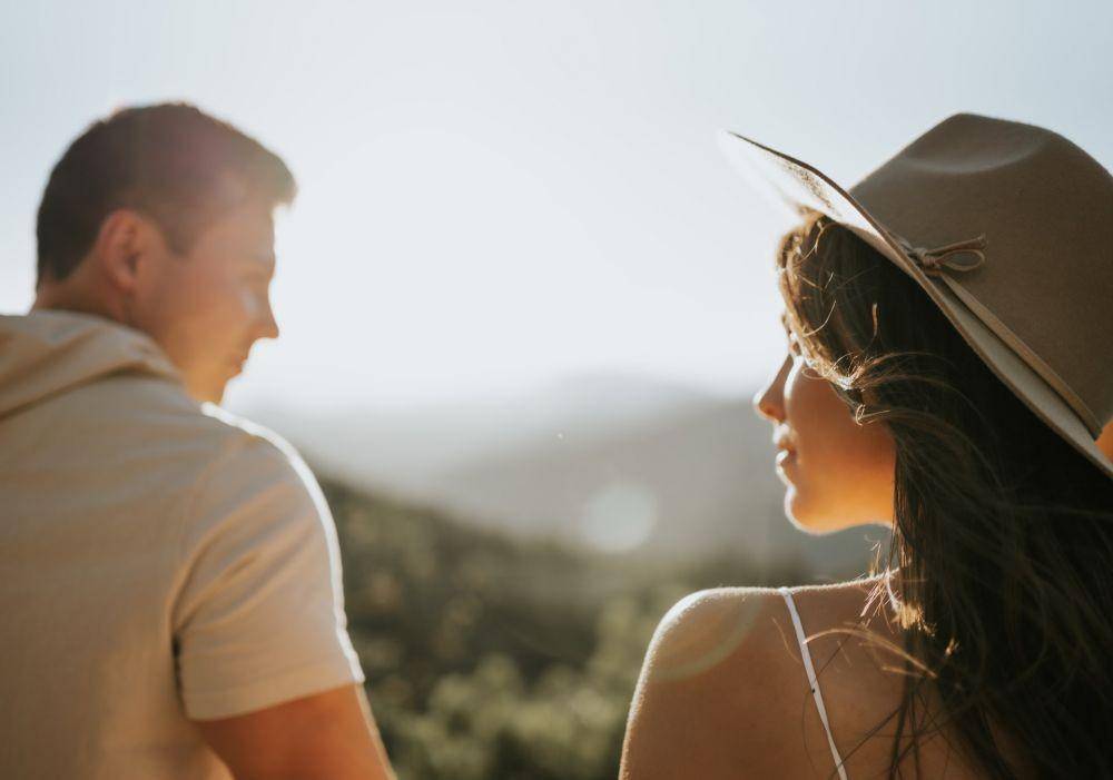 Ilustrasi pasangan (unsplash.com/GRAHAM MANSFIELD)