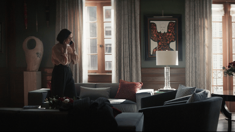 Eleanor Bishop menghubungi seseorang. (Disney+ Hotstar/Hawkeye)