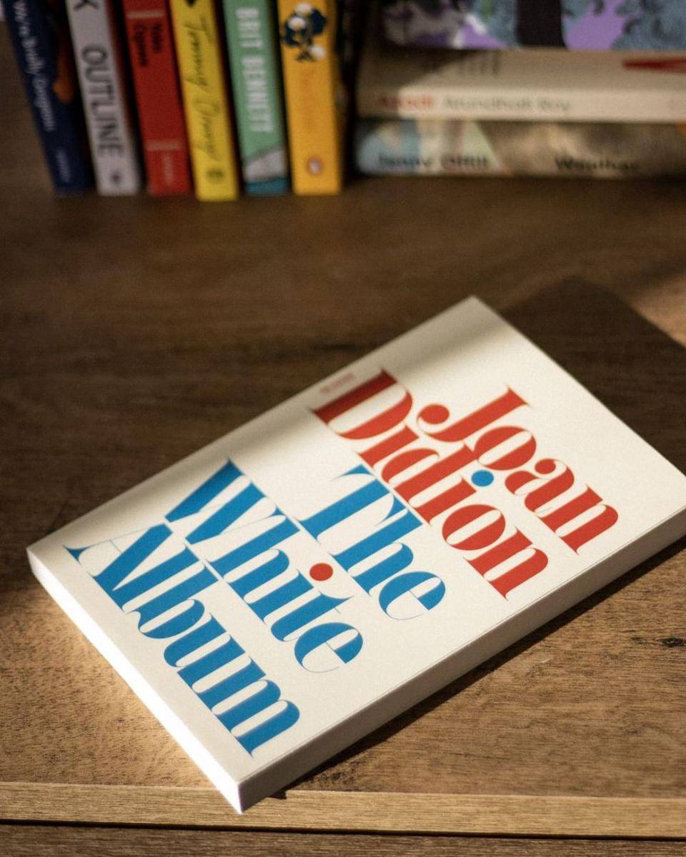 The White Album oleh Joan Didion (instagram.com/natasjalovesbooks)