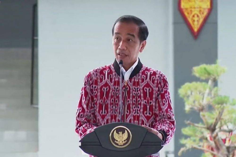Presiden Jokowi dan Menhub BKS melakukan peresmian Bandara Tebelian, Sintang pada Rabu (8/12/2021). (youtube.com/Sekretariat Presiden)