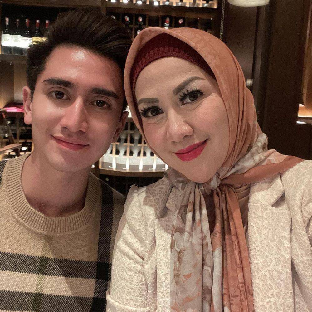 potret Venna Melinda dan buah hati (instagram.com/vennamelindareal)