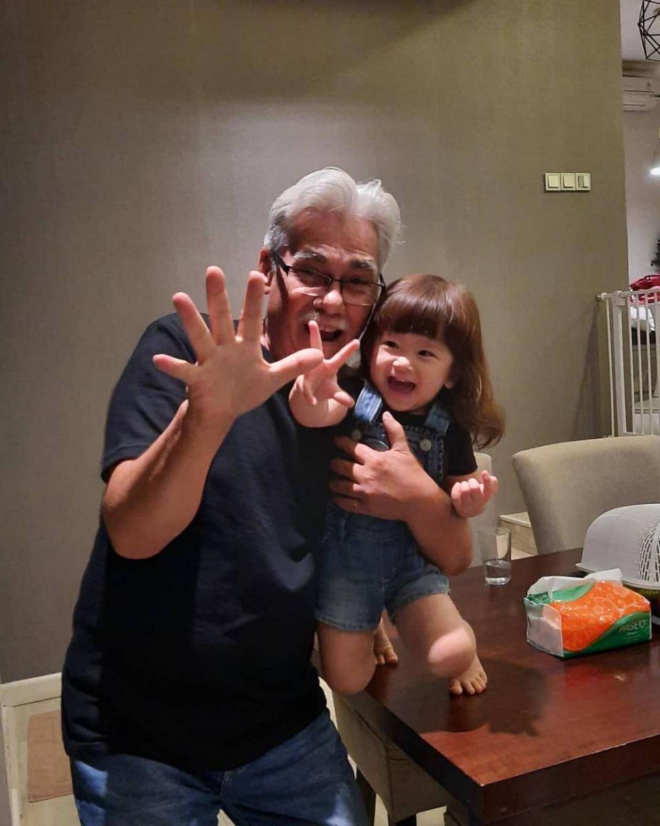 Zylvechia Ecclesie dan kakek (instagram.com/freddy_rudolf_h)