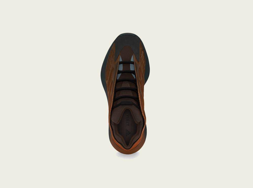 Yeezy 700 V3 "Copper Fade" (Dok. Adidas)
