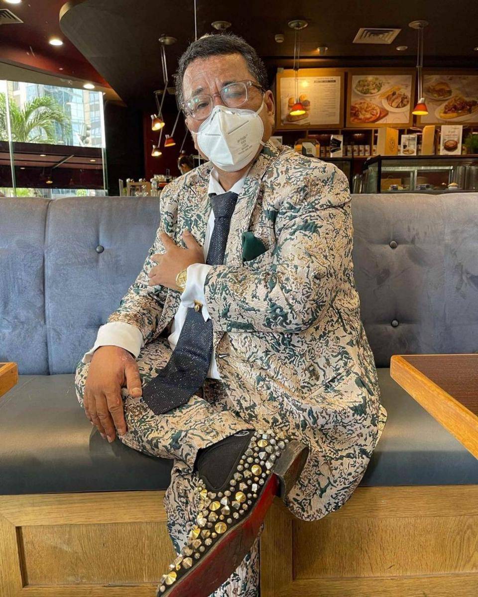 Artis Indonesia sakit di tahun 2021 (Instagram.com/hotmanparisofficial/)