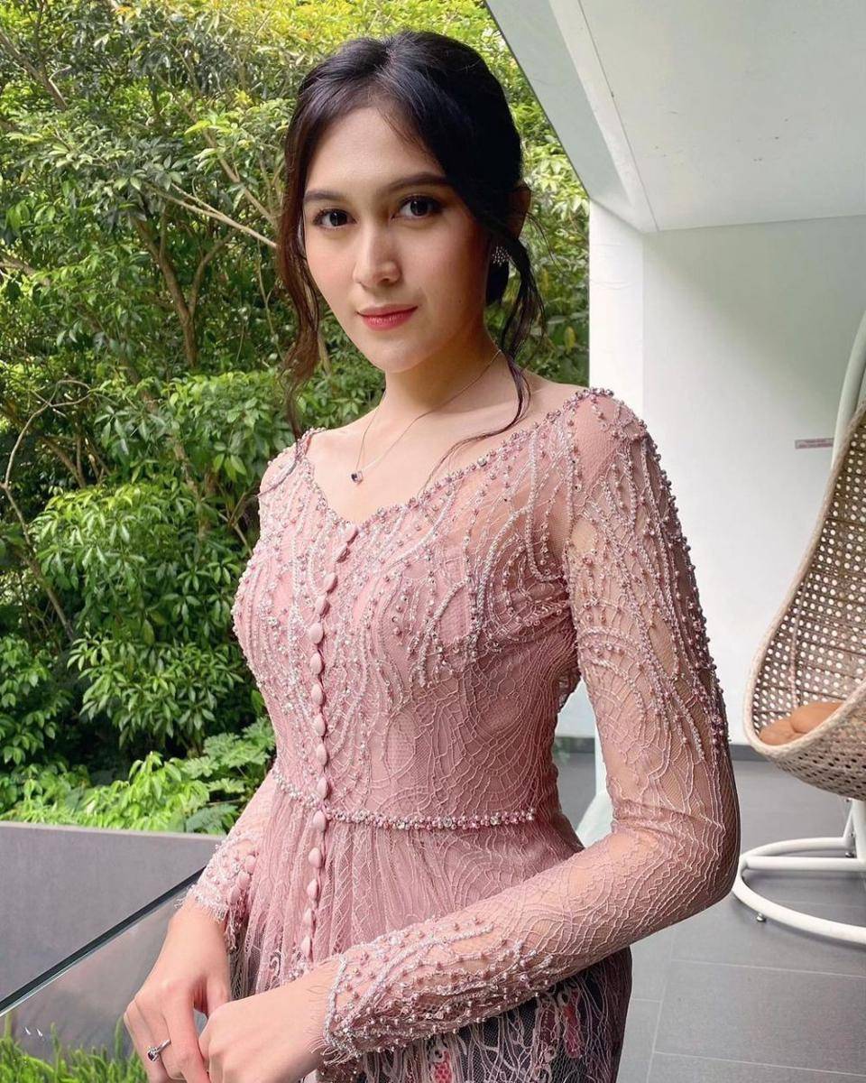 Denira Wiraguna (instagram.com/denirawiraguna)