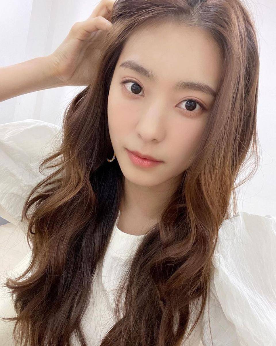 Yoon Bo Ra (instagram.com/borabora_sugar)