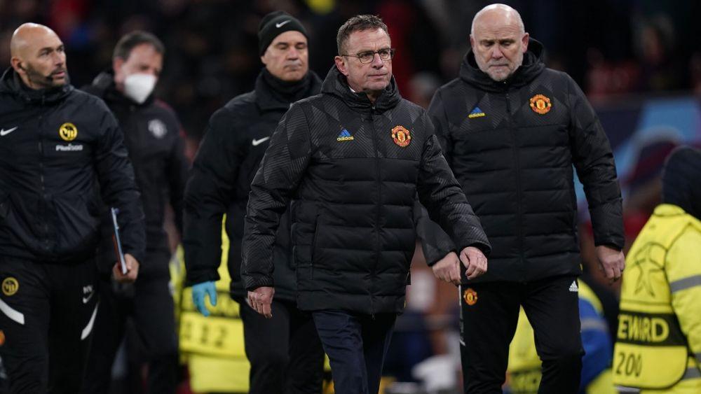 Manchester United Incar Bek Kanan Baru
