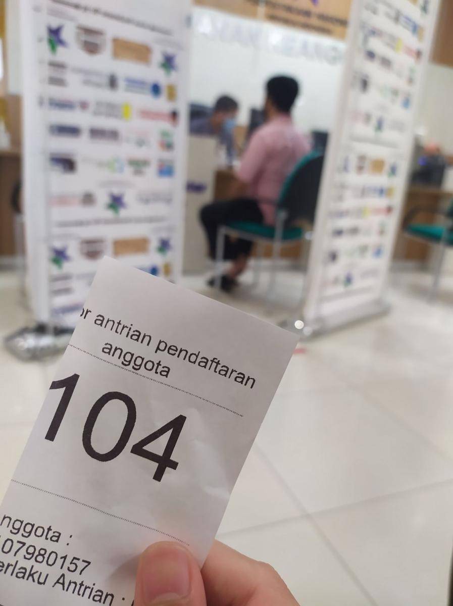 antrian pembuatan kartu Perpustakaan Nasional RI (dok. pribadi/Irna Noerrochmah)