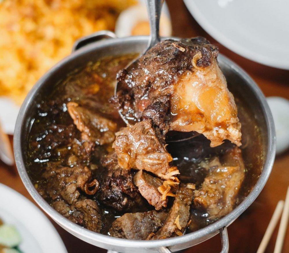 Resep Rawon Dengkul Khas Malang, Lezatnya Gak Ada Lawan!
