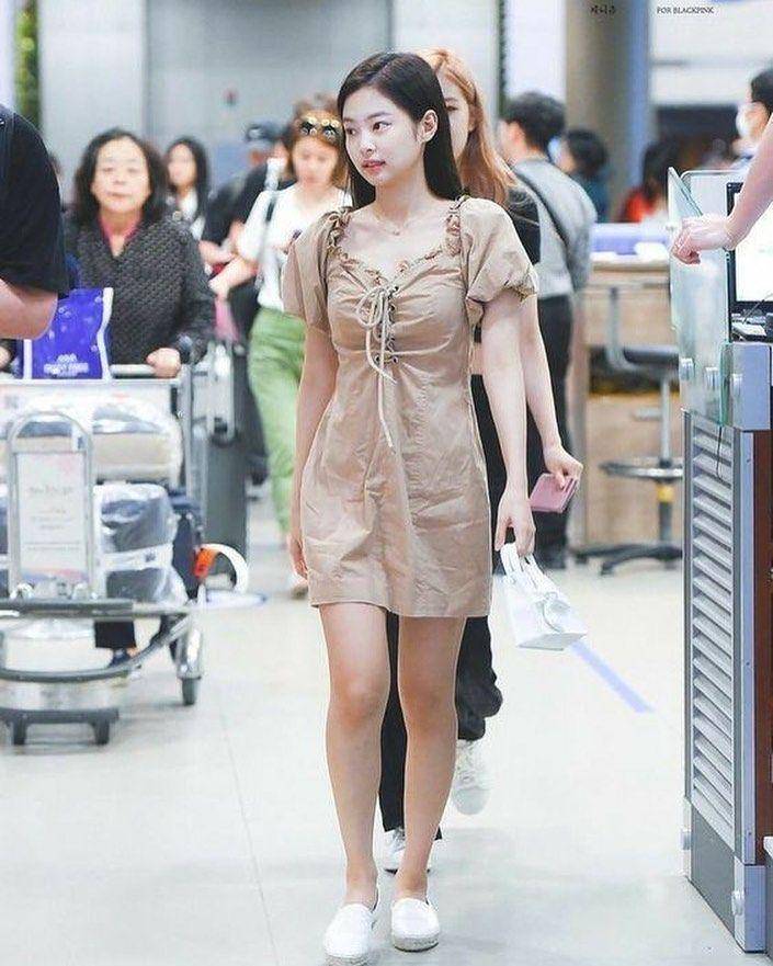 outfit earth tone member BLACKPINK (instagram.com/blackpinkfashionupdate)