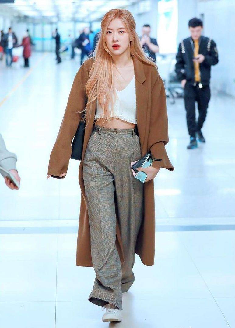 outfit earth tone member BLACKPINK (instagram.com/blackpinkfashionupdate)