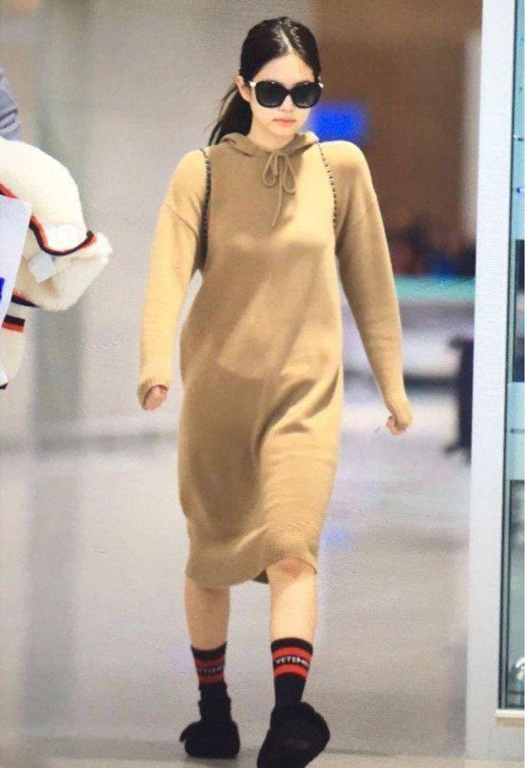 outfit earth tone member BLACKPINK (instagram.com/blackpinkfashionupdate)