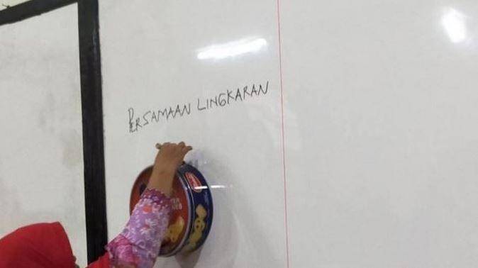 emak gak kehabisan akal (instagram.com/humorsantuy)