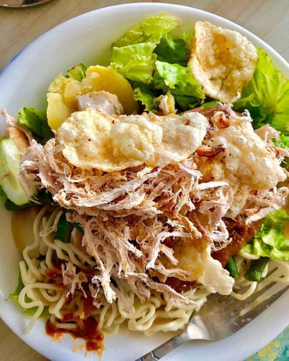 Rujak juhi (instagram.com/kulinertanjungduren)
