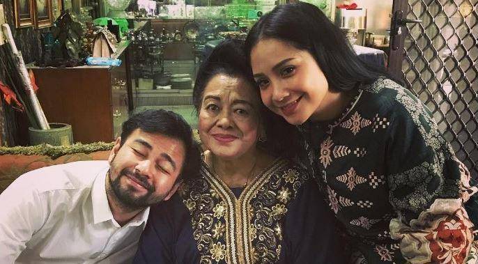 Mami Popon nenek Raffi Ahmad (Instagram.com/raffinagita1717)