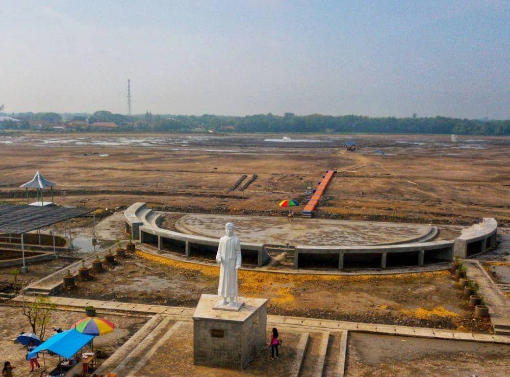 Patung Aji Saka di kawasan Bledug Kuwu (instagram.com/genpar_grobogan)