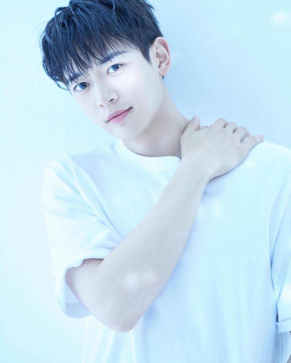 Minho SHINee (instagram.com/choiminho_1209)