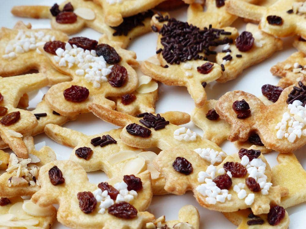 Taburan kismis membuat kesan lebih manis (pixabay.com/Hans)