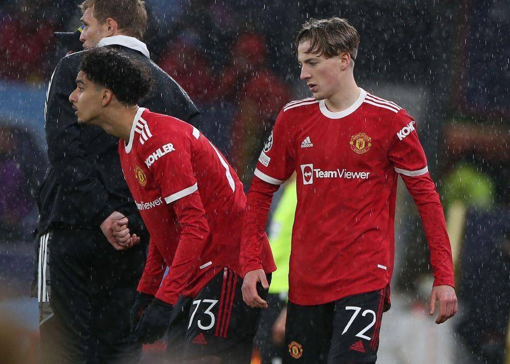 Zidane Iqbal dan Charlie Savage debut di Liga Champions bersama Manchester United. (twitter.com/theutdjournal)