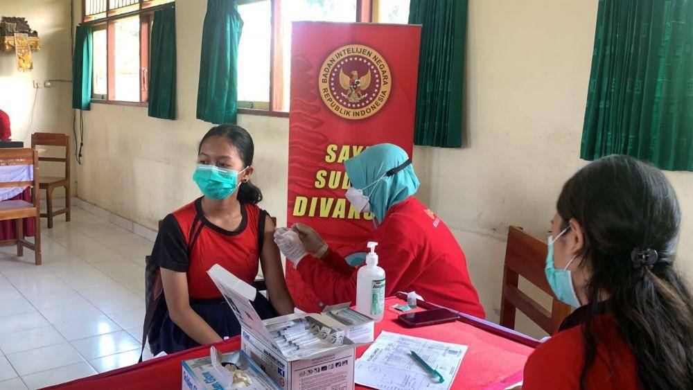 Vaksinasi anak-anak di Karangasem. (Dok. IDN Times/BINDA Bali)