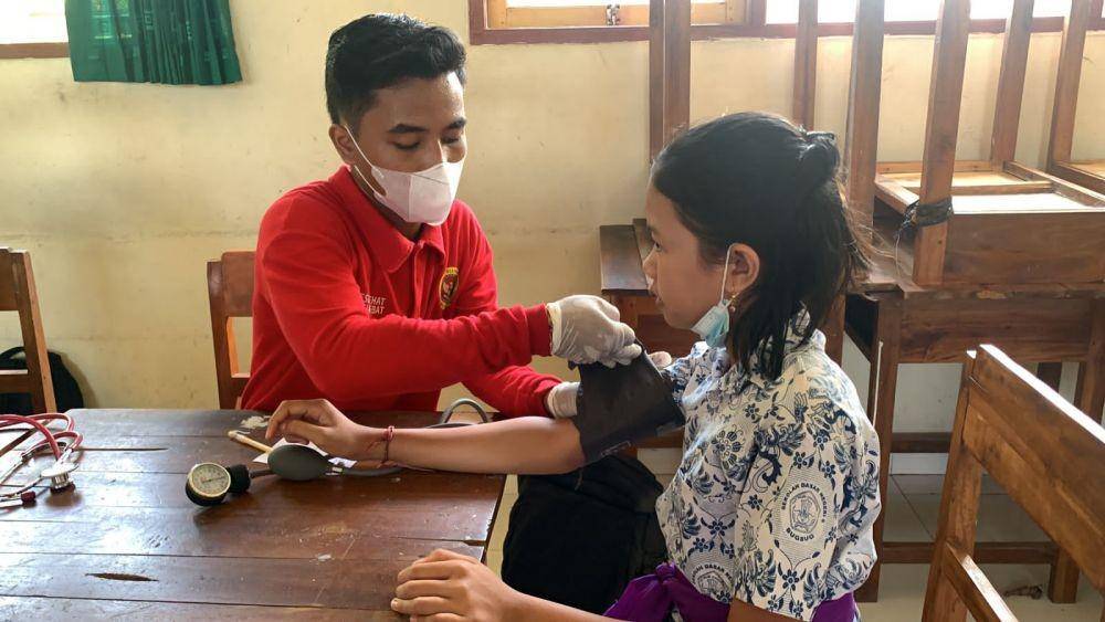 Vaksinasi anak-anak di Karangasem. (Dok. IDN Times/BINDA Bali)