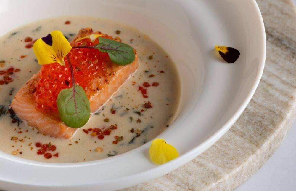 ilustrasi salmon saus jamur (pexels.com/Max Griss)