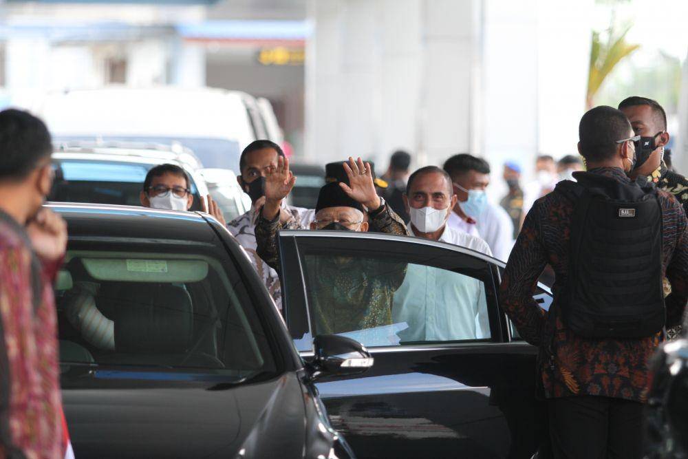 Wapres Ma'ruf Amin tiba di Bandara Silangit, Taput, Kamis (9/12/2021). Dia dijadwalkan Ma’ruf Amin dijadwalkan membuka Acara Rempah Nasional dan Indonesian Spicies Forum & Pameran Business Expo (ISFBE) di Niagara Hotel, Jumat (10/12/2021). (DOK: Diskominfo Sumut)