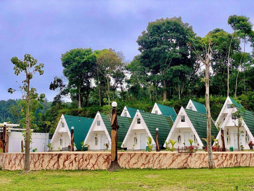 D'Kaliurang Resort (instagram.com/dkaliurangresortyk)