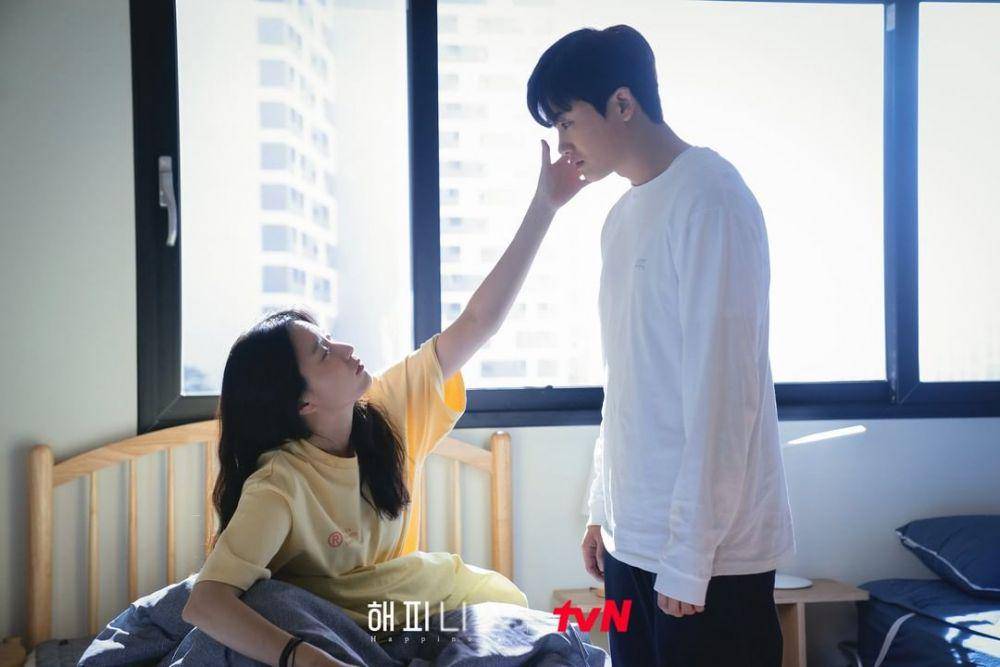 Park Hyung Sik dan Han Hyo Joo di drama Happiness (instagram.com/tvn_drama)