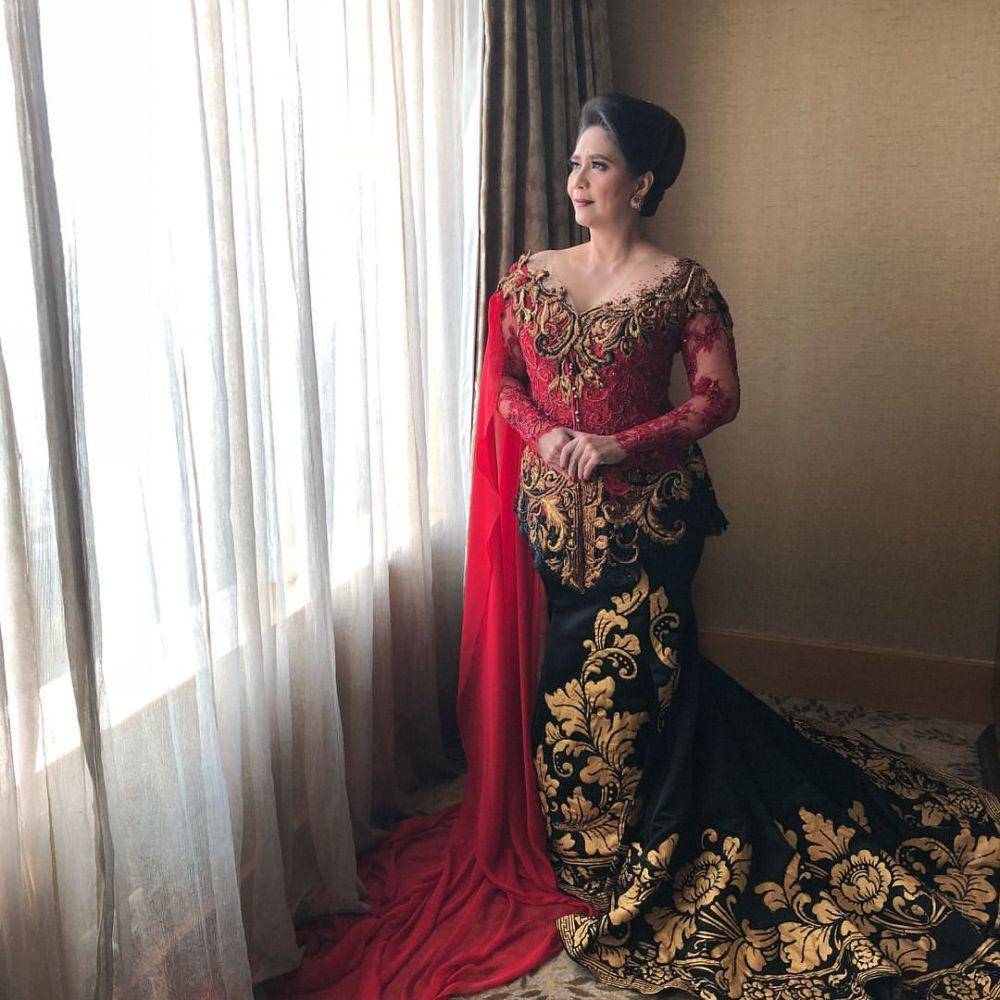 Kebaya Coreta Louise (instagram.com/coreta_louise)
