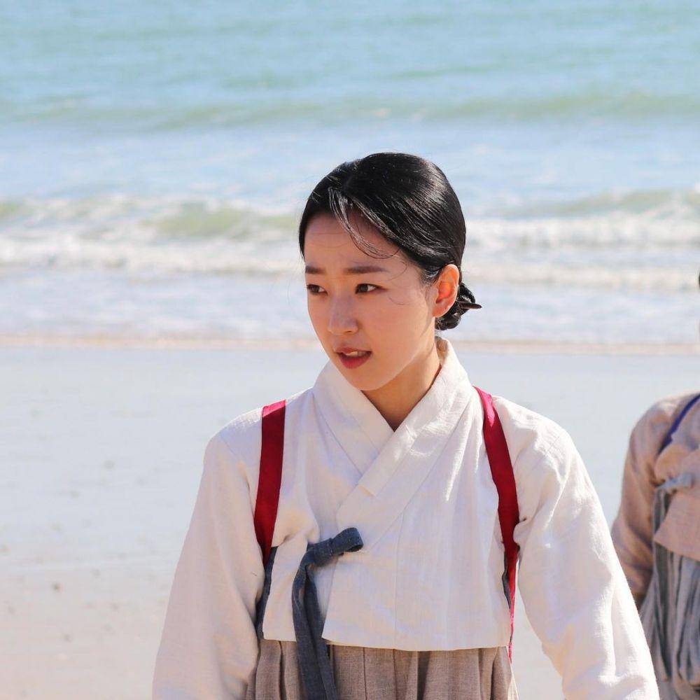 Cho Soo Hyang (instagram.com/noon_company)