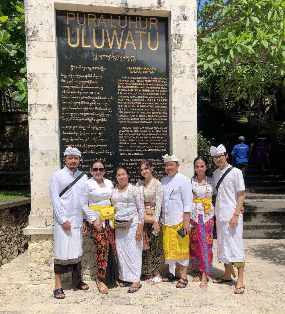 potret keluarga Mahalini (instagram.com/seriniraharjaa/)