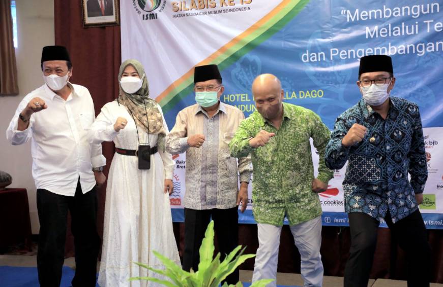Kunjungan JK dalam rangka menjadi pembicara dalam Rakor ke-4 Ikatan Saudagar Muslim Se-Indonesia yang bertemakan "Membangun Ekonomi Umat Melalui Teknologi Inovasi dan Pembangunan Industri Halal" (Dok. IDN Times/Istimewa)