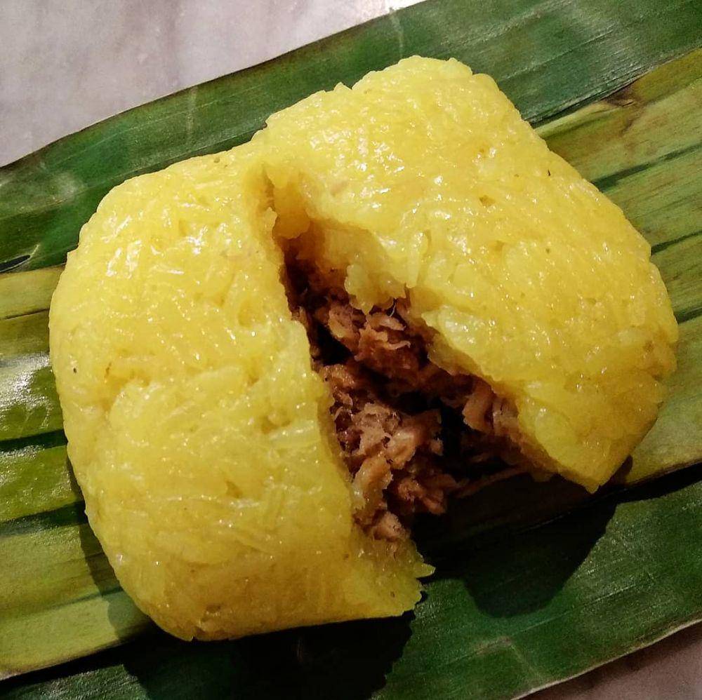 lemper bakar kuning (instagram.com/sembarang)
