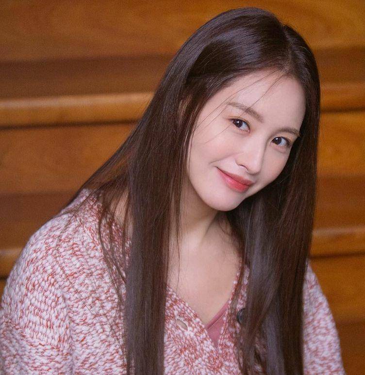 Kim Jae Kyung (instagram.com/_kimjaekyung_)