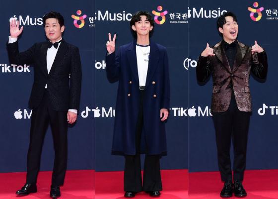 9 Style Seleb Pria di Red Carpet MAMA 2021, Gagah dan Berkelas!