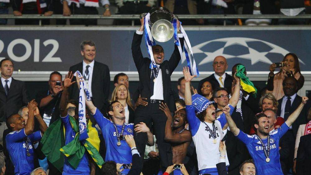 Roberto Di Matteo meraih gelar UCL 2011/2012 (skysports.com)