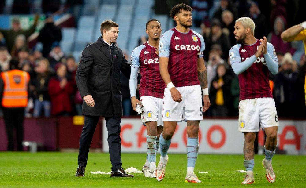 Steven Gerarrd dan para pemain Aston Villa (avfc.co.uk)