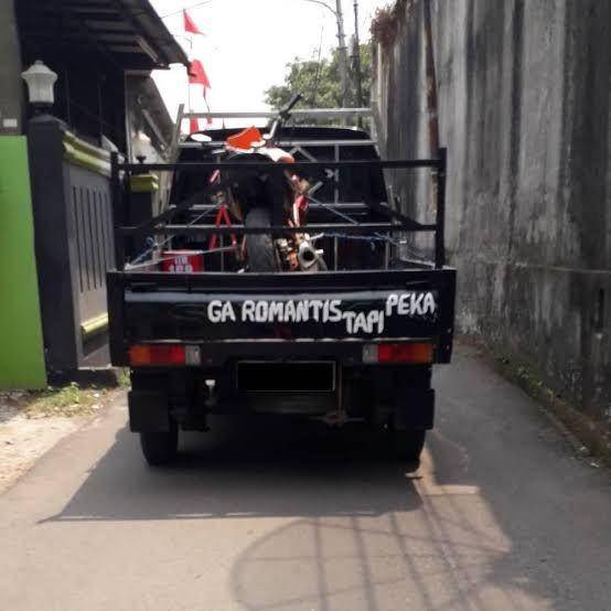 tulisan kocak mobil pick up (twitter.com/radiculatus)