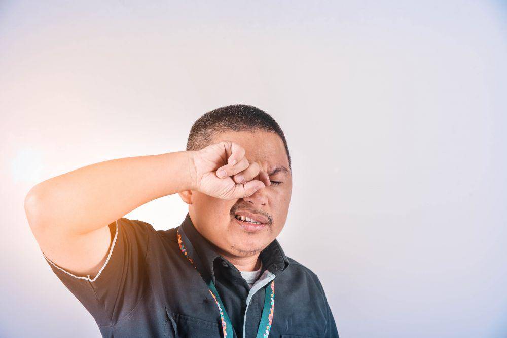 ilustrasi seseorang yang mengalami trikiasis (unsplash.com/ahmad gunnaivi)